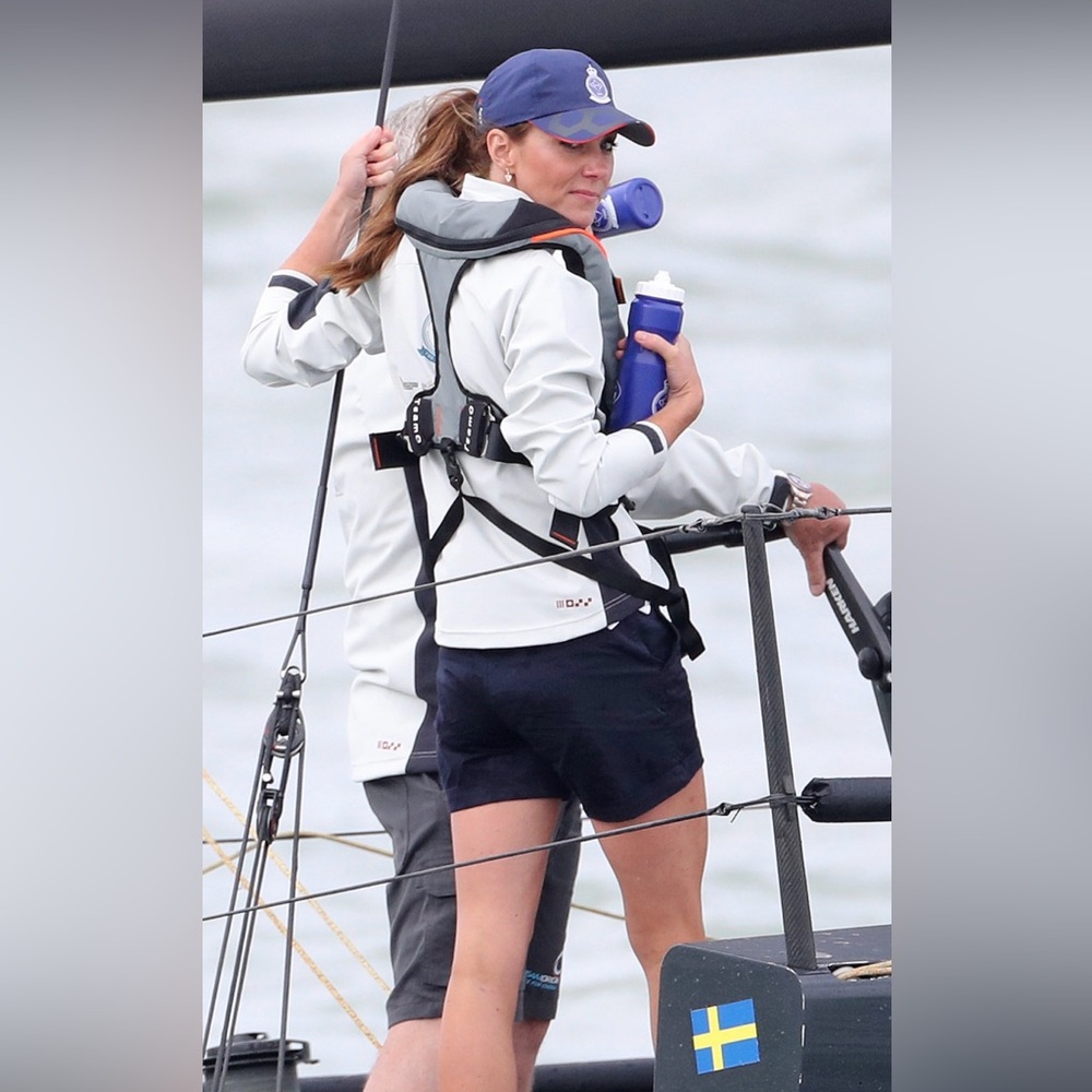 Barbour Chino Shorts ASO Kate Middleton - Navy Roll-Cuff Cotton Blend Women's
